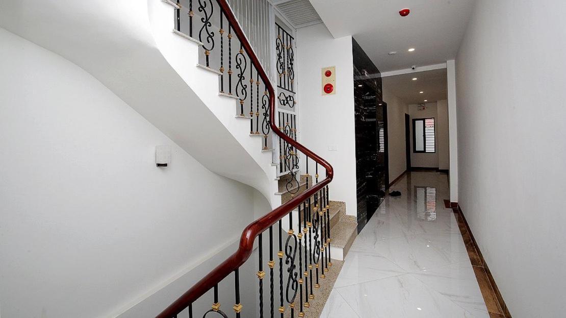 Cl# Stylist Apt* Kitchen/wash*cat Linh Station Apartment